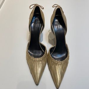 Gucci Gold Leather Stilettos with Ruching Detail. Tom Ford Era. Never Worn 9B